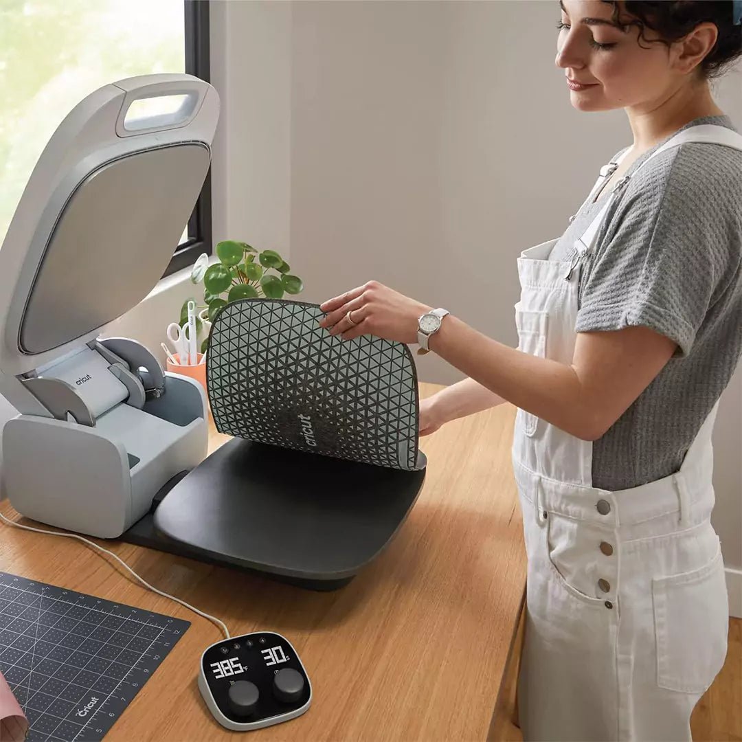 Cricut Pressing Mat – 39.3 cm x 31.7 cm Heat - Resistant Silicone MatIT CareHeat Press Mat