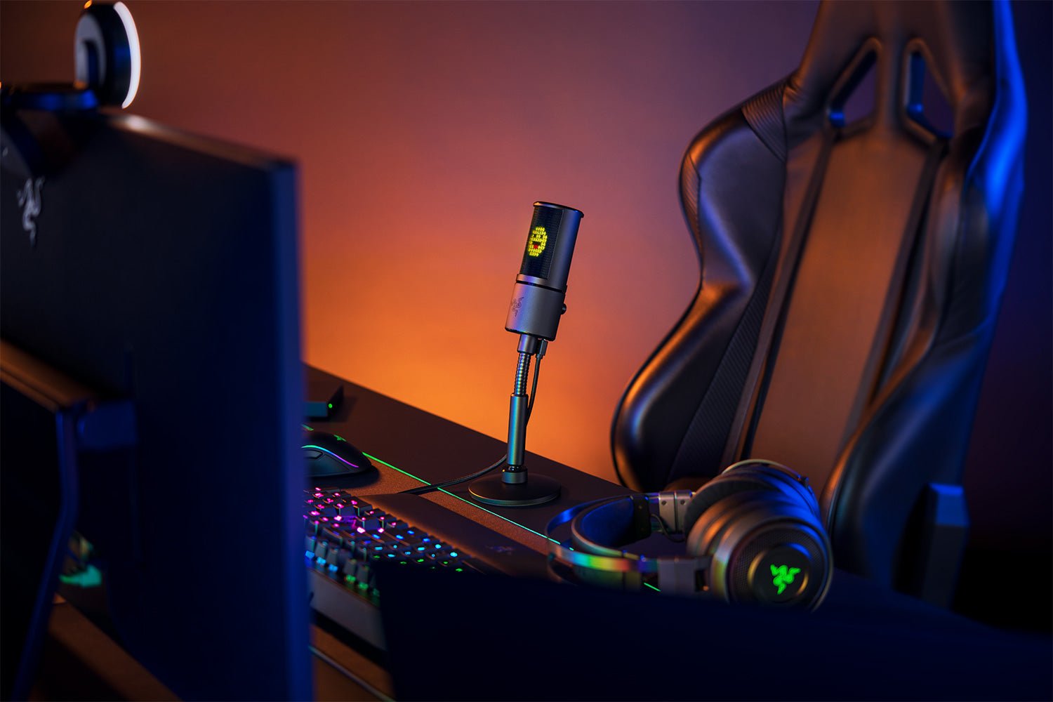Razer Seiren Emote USB Streaming Microphone with 8 - Bit LED Emoticon Display – BlackIT CareMicrophones