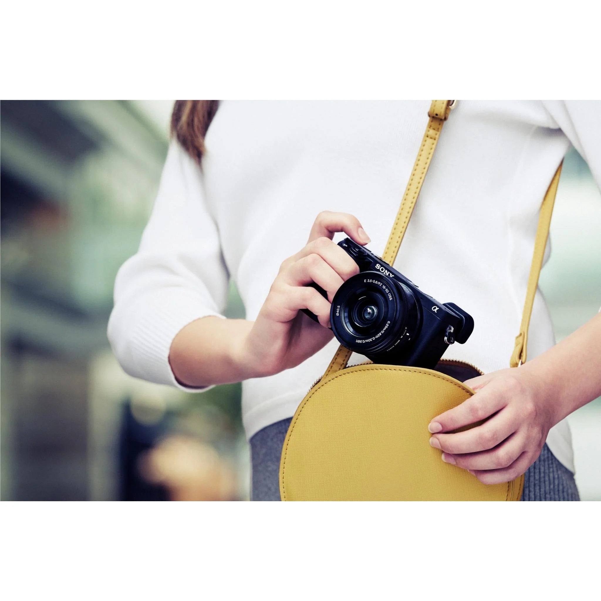 SONY ILCE - 6400K/B AP2 A6400 MIRRORLESS CAMERA WITH 16 - 50MM F/3.5 - 5.6 II LENSIT CareCamera