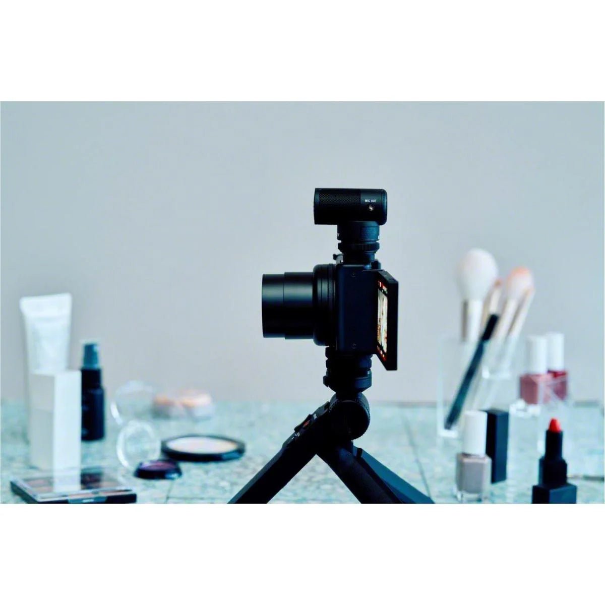 Sony ZV - 1 II Digital Vlogging Camera – 20.1MP 1" Exmor RS Sensor with 18 - 50mm f/1.8 - 4 Lens, 4K Video & Flip Touchscreen (Black)IT CareCamera